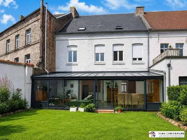 Maison 9 pièces 270 m²