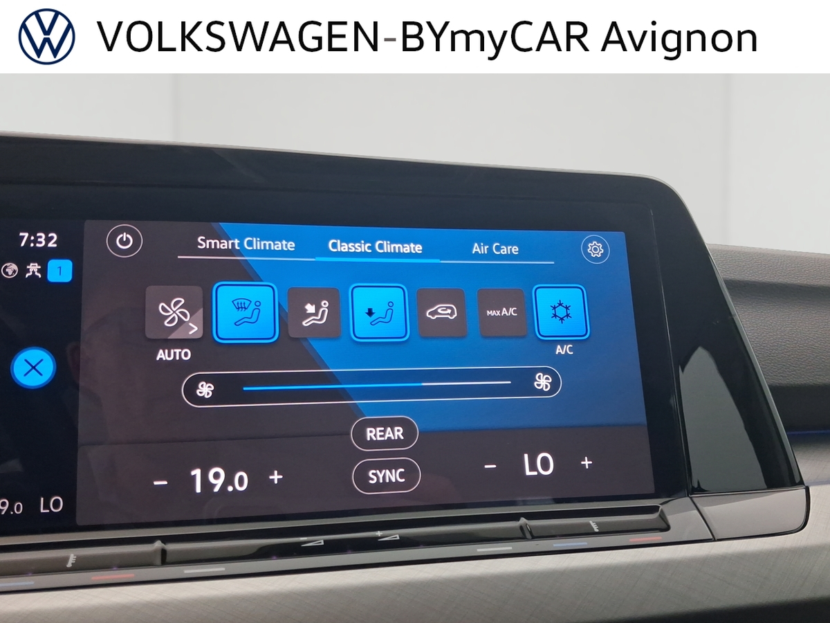 Volkswagen Golf 1.0 eTSI OPF 110 DSG7 — photo 36