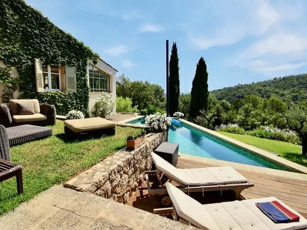 Maison 5 pièces 314 m²