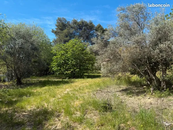 Terrain de 470 m² viabilisé