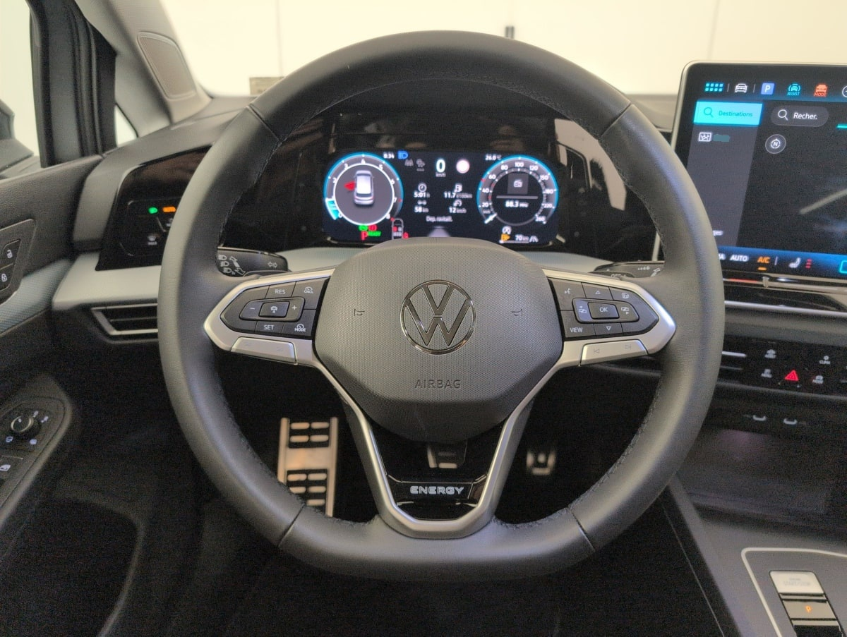Volkswagen Golf 8 — photo 14
