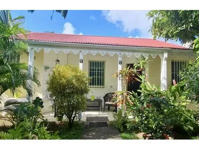 SAINTE-LUCE Villa T4 de plain-pied Plage et commerces à pied 320 K€