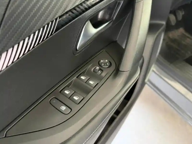 Peugeot 2008 1.2 100ch s&amp;s allure — photo 14