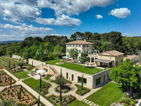 Maison 20 pièces 1000 m²