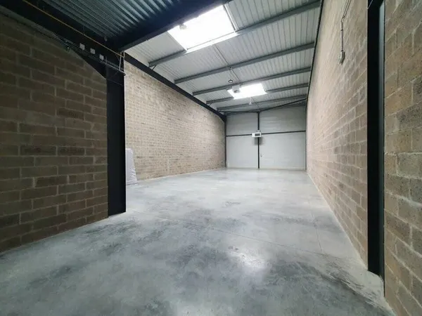 Local d'activité 270 m²