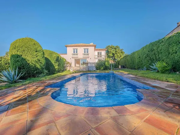 Villa 6 pièces 150 m²