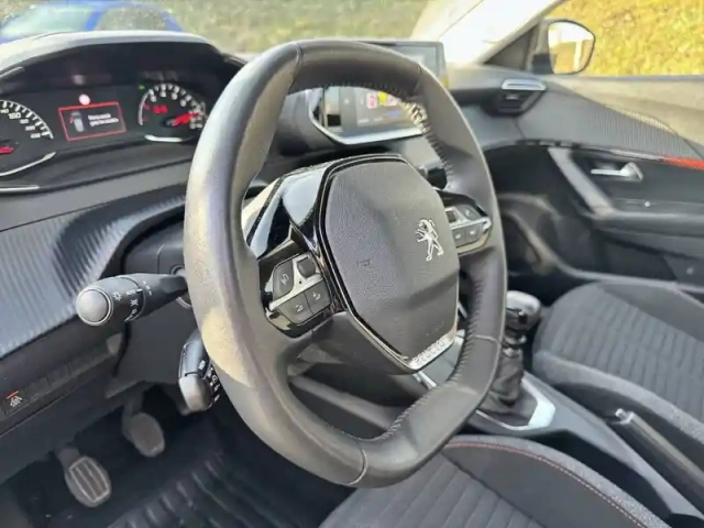 Peugeot 2008 puretech 100 s&amp;s bvm6 — photo 31