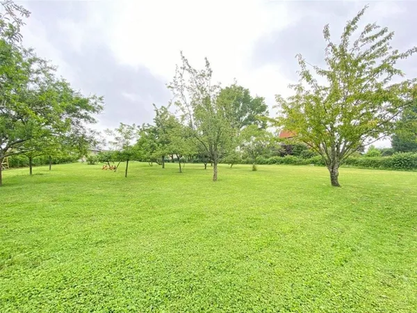Terrain 600 m²