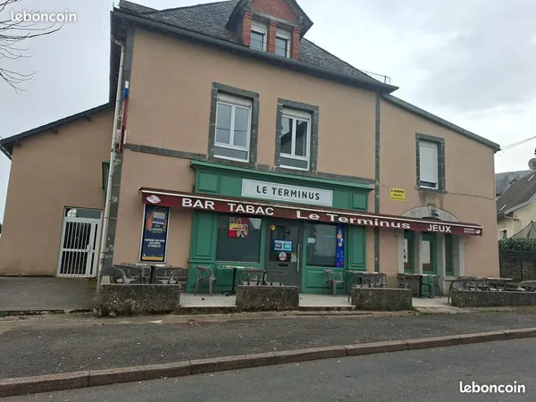 Immeuble 1 commerce et 4 appartements tous loués