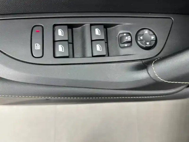 Peugeot 2008 puretech 130 s&amp;s eat8 — photo 52
