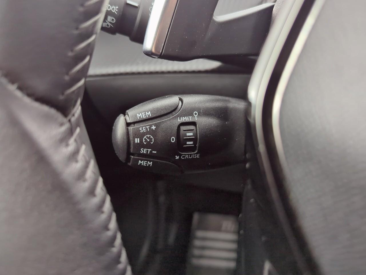 Peugeot 2008 puretech 130 s&s eat8 style — photo 23