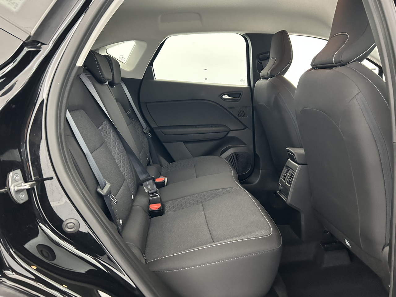 Renault Captur — photo 16