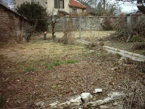 Terrain 500 m² à Parmilieu 65000