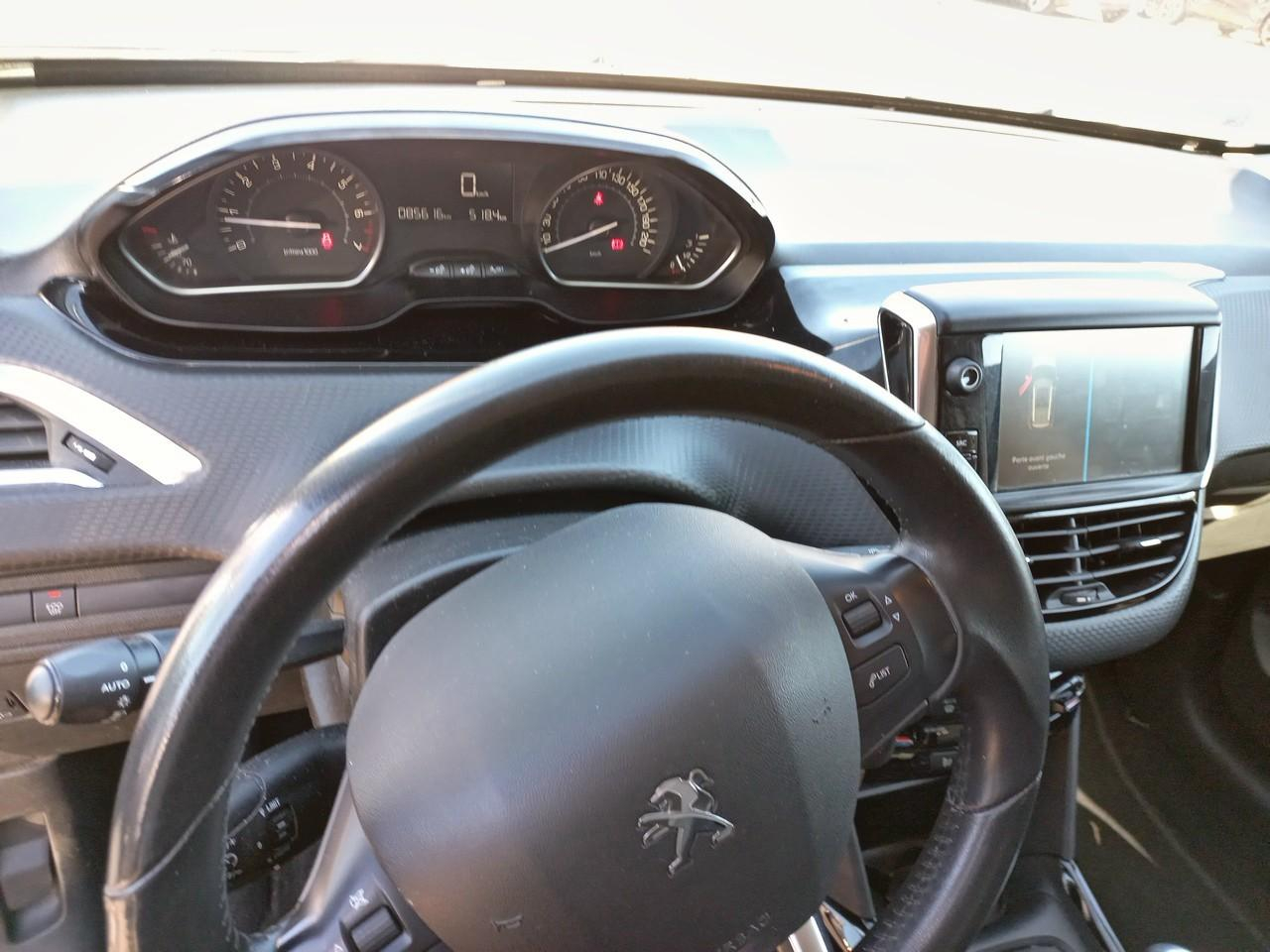 Peugeot 2008 puretech 110ch s&s bvm6 signature — photo 2