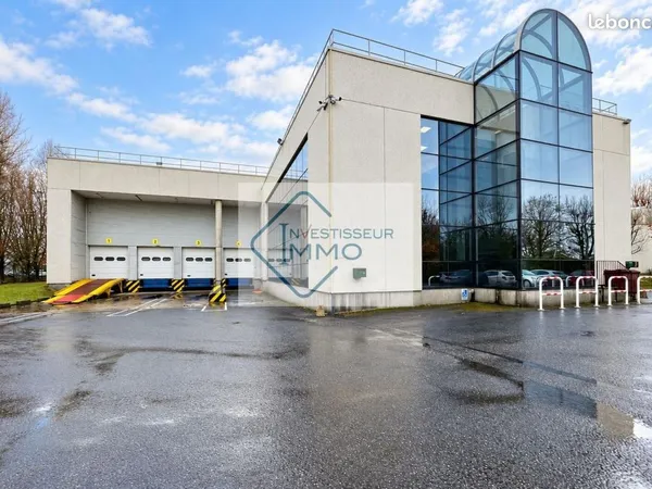 Local bureaux 1 637 m²