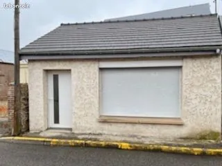 Loue petite maison avec jardinet ou local commercial