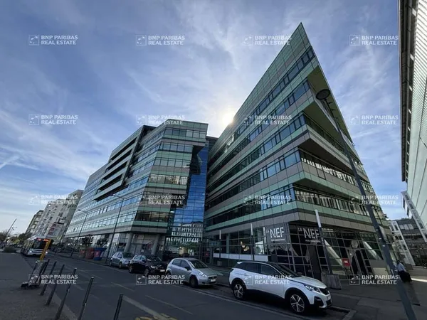 Bureau 3 pièces 270 m²