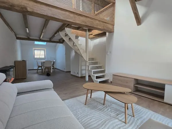 SPÉCIAL INVESTISSEUR Appartement atypique déjà loué 730 au coeur d Épinal