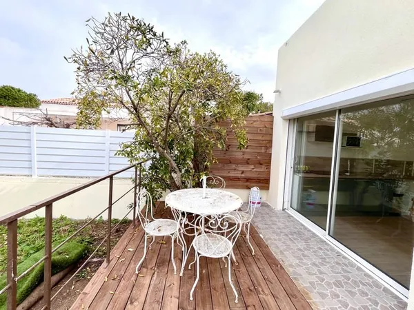 Duplex avec jardin, terrasses vue mer et potentiel de construction