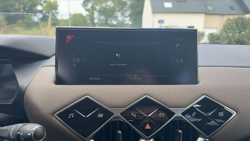 DS DS3 Crossback 1.5 BlueHDi 130 EAT8 - Grand Chic – 2019 – 106360 km – Diesel – Boîte Automatique — photo 22