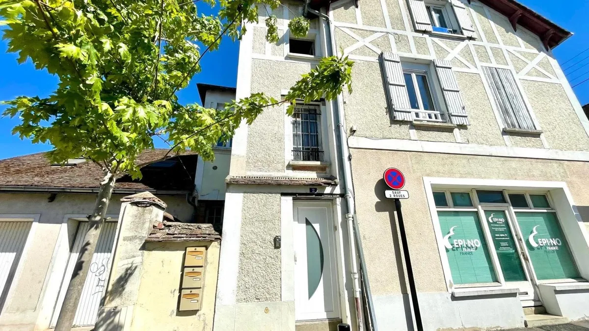 Photo 1