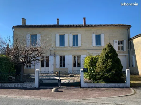 Saint-Germain-du-Puch Centre MAISON EN PIERRE 7 PIECES