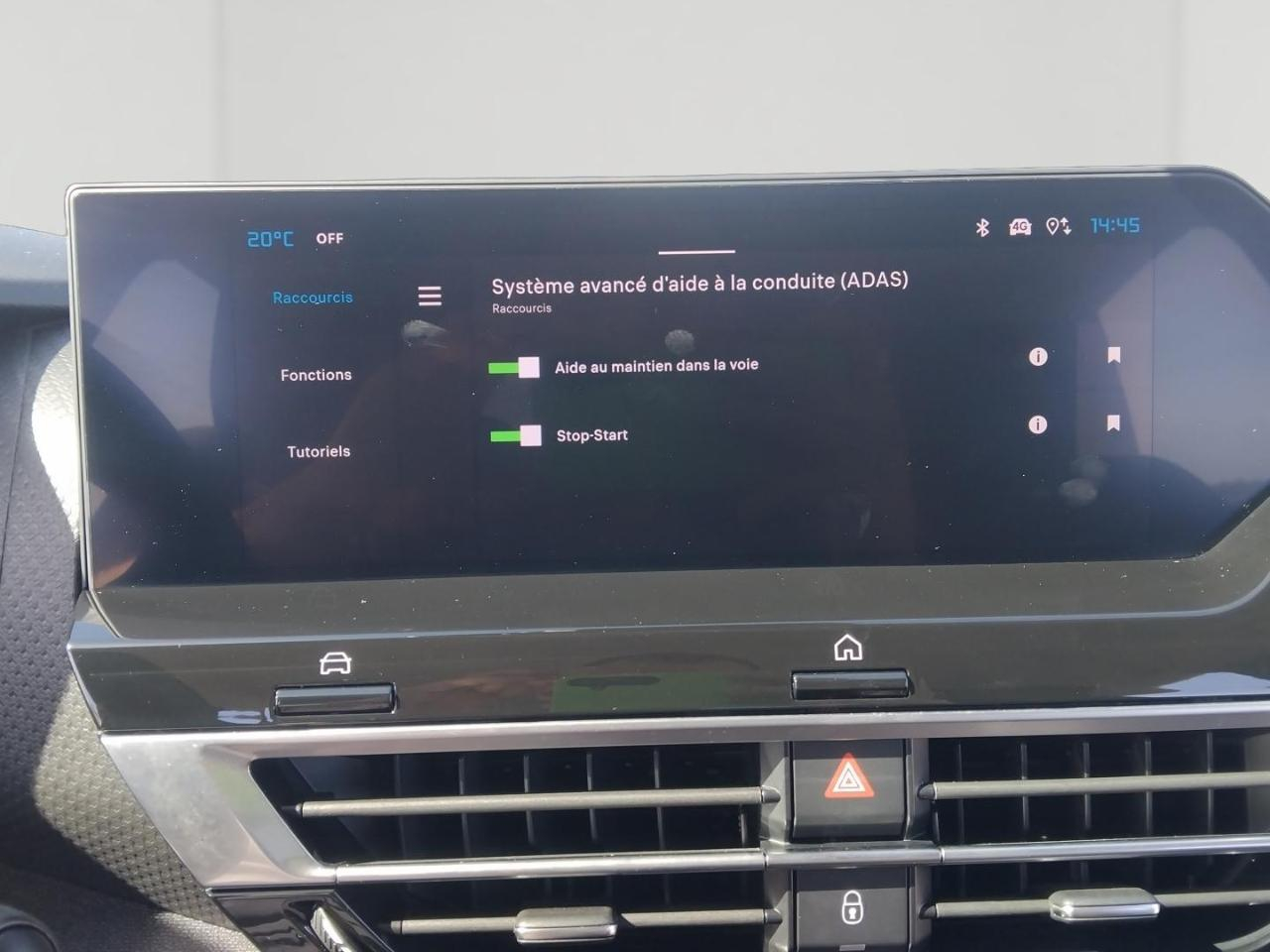 Citroën C4 X puretech 130ch s&s shine eat8 — photo 17