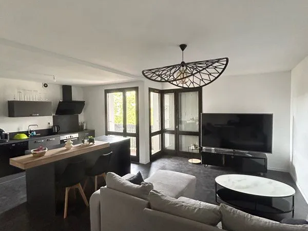 🏡 Appartement 3 pièces 67 m² - Balcon - Parking - Cave