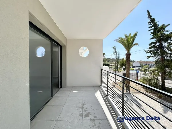 Local professionnel 68m² - LA GARDE