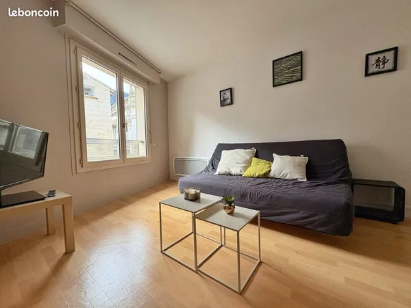 Studio 1 pièce 27 m²