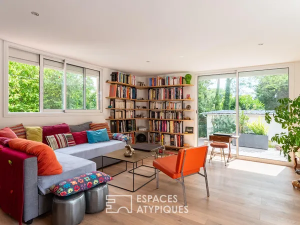 Maison des années 60 avec extension contemporaine et vue sur l'église