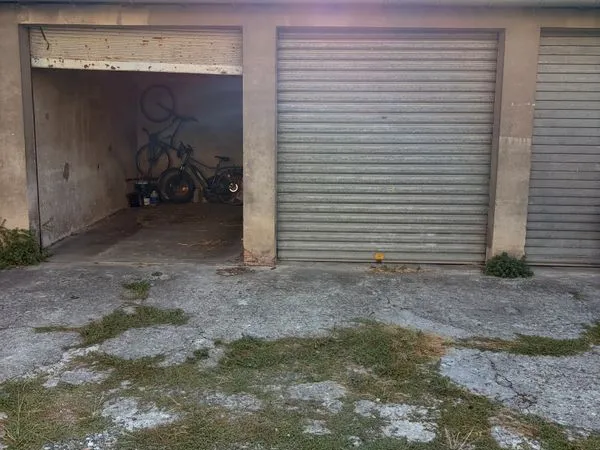 Garage box fermé