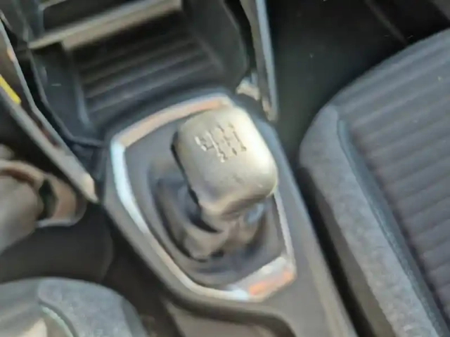 Peugeot 2008 puretech 100 s&amp;s bvm6 — photo 35