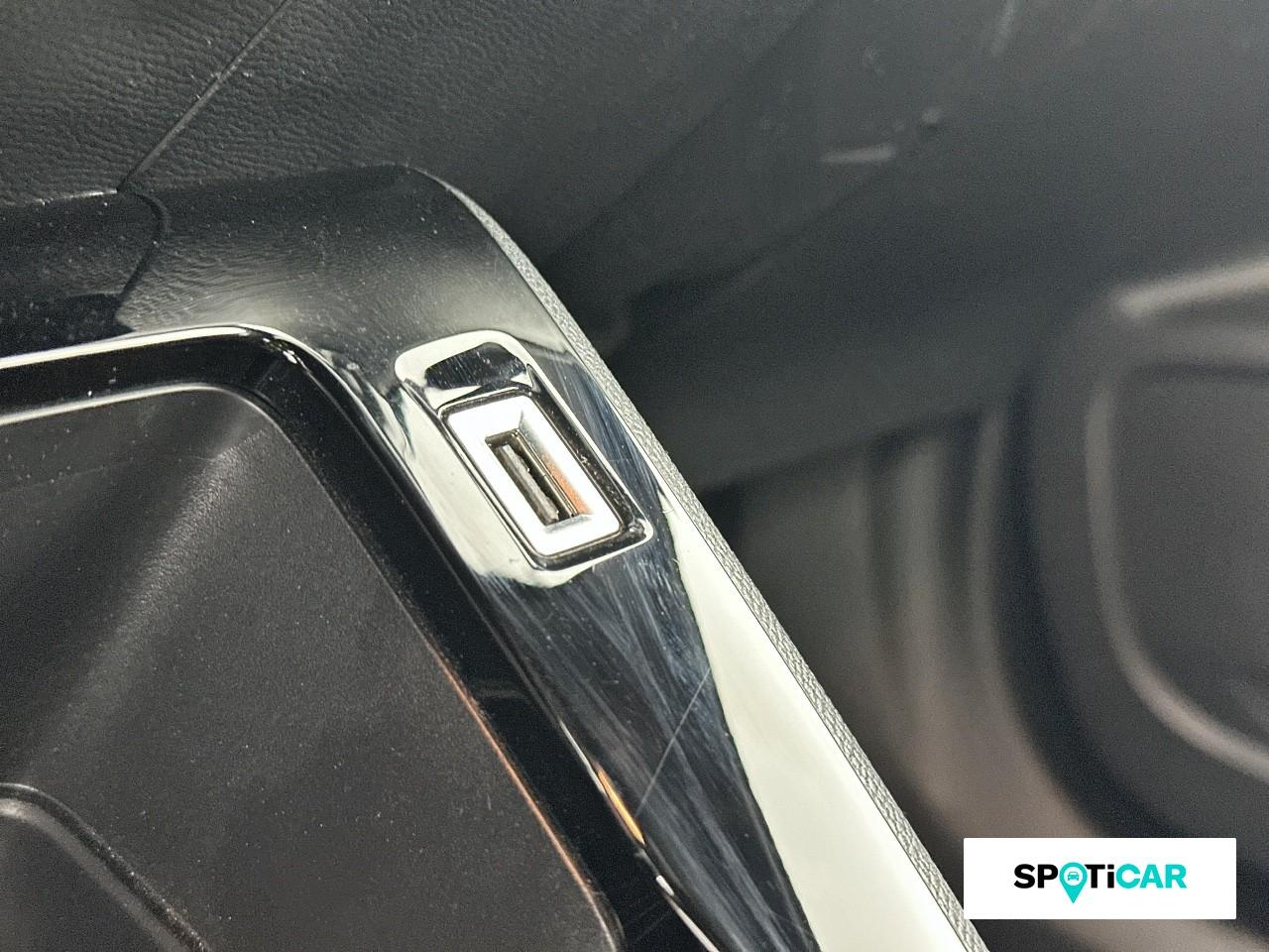 Peugeot 2008 1.2 puretech 100ch s&s active pack — photo 16