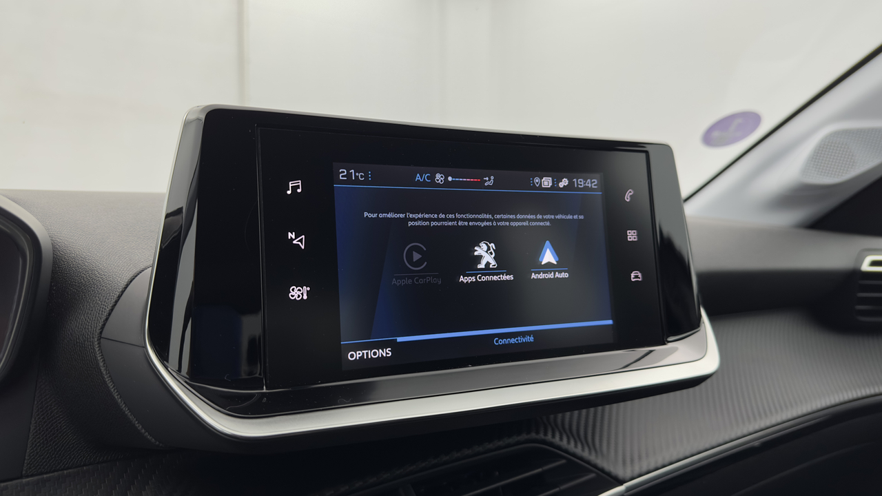 Peugeot 208 PureTech 100 S&amp;S EAT8 — photo 23