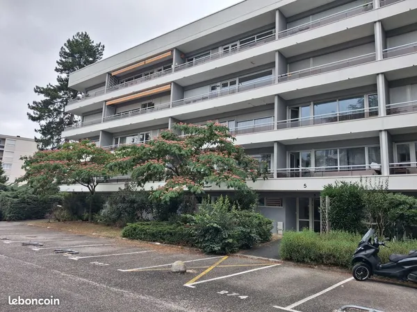 APPARTEMENT T3 meublé Bordeaux Caudéran Stéhelin