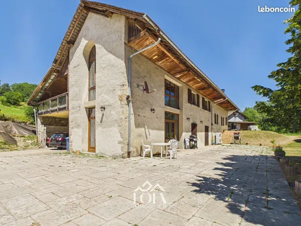 Propriété de caractère de 359 m² sur 1 hectare - Le Domaine des Écuries