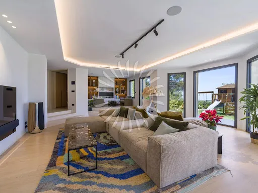 Villa 5 pièces 420 m²