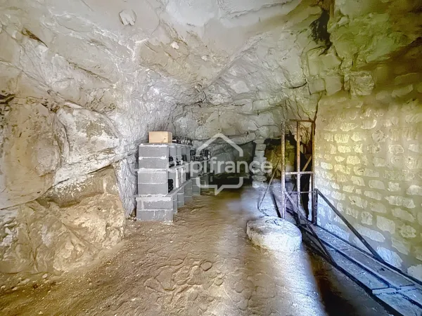Cave 50 m²