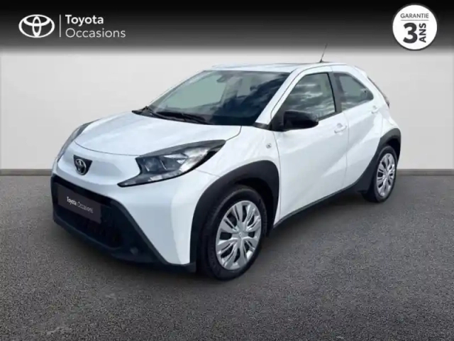 Toyota Aygo x 1.0 vvt-i 72ch dynamic — photo 1