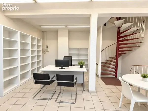 Vichy centre-ville local commercial avec potentiel de transformation en habitation