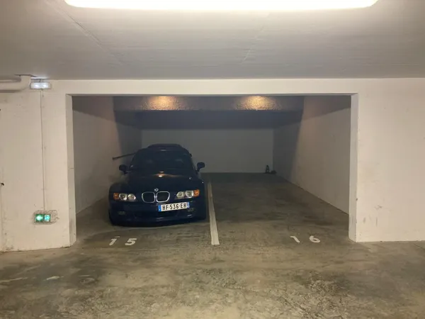 Loue parking