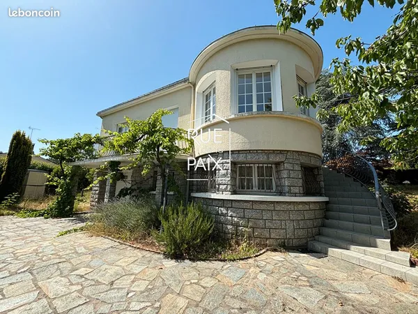 Maison 8 pièces 193 m²