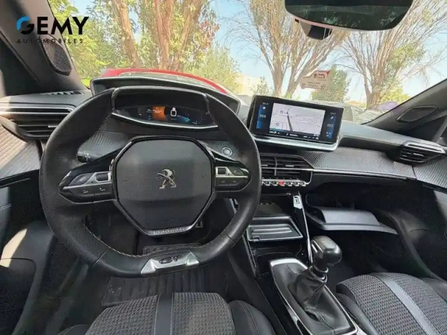 Peugeot 2008 puretech 130 s&amp;s bvm6 — photo 8