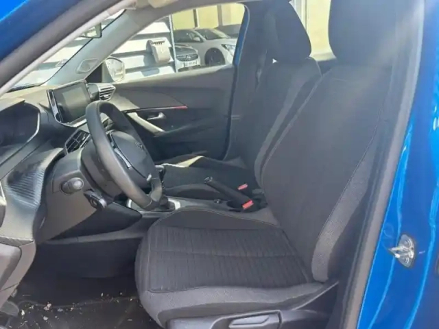 Peugeot 2008 e- 136ch allure — photo 8