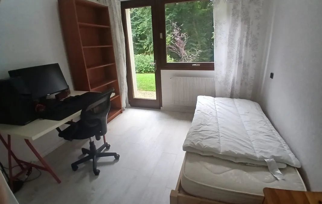 Photo 1