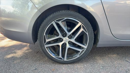 Peugeot 308 SW 1.5 BlueHDi 130 - Allure – 2018 – 114193 km – Diesel – Boîte Manuelle — photo 26