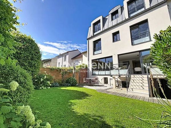 ISSY LES MOULINEAUX - À vendre magnifique maison contemporaine 7 pièces avec jardin