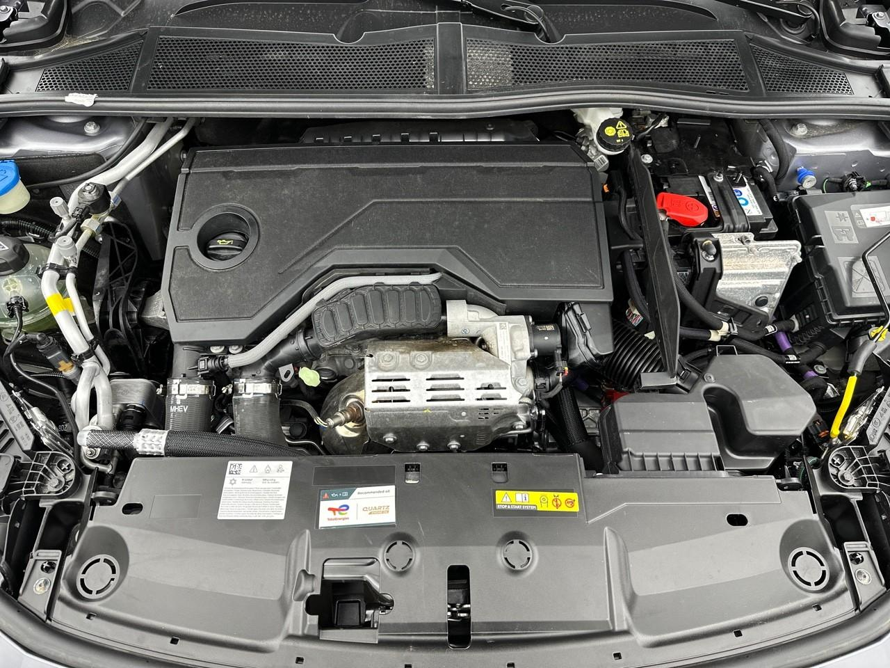 Peugeot 308 hybrid 145 e-dcs6 allure — photo 14