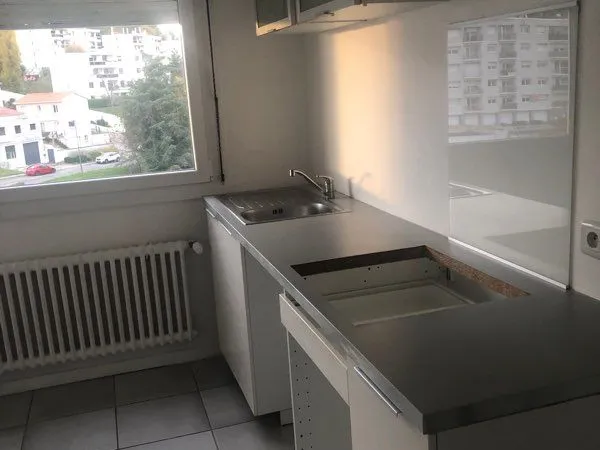 A louer appartement F3 plus cuisine St priest en Jarez